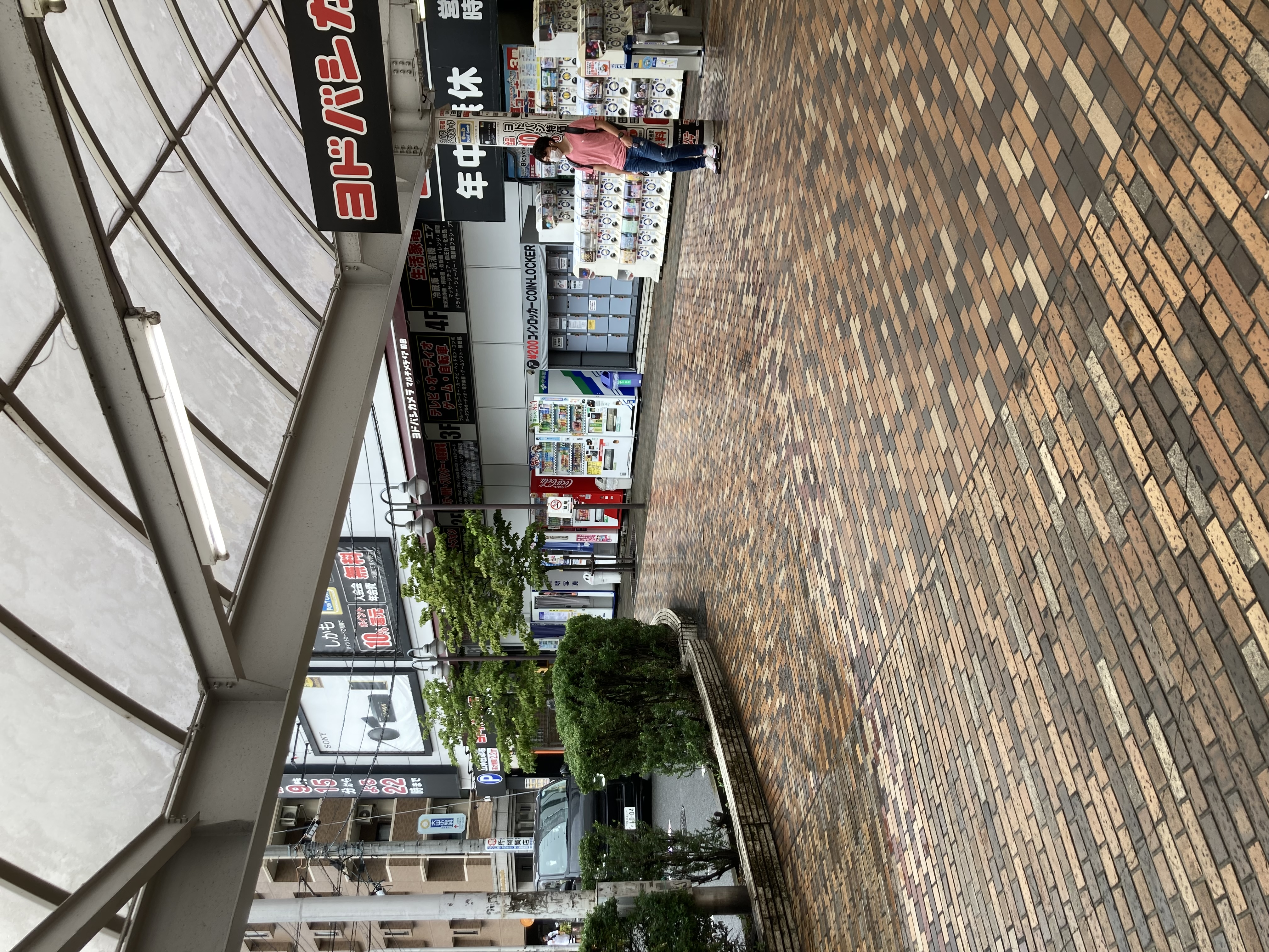 ヨドバシカメラ前